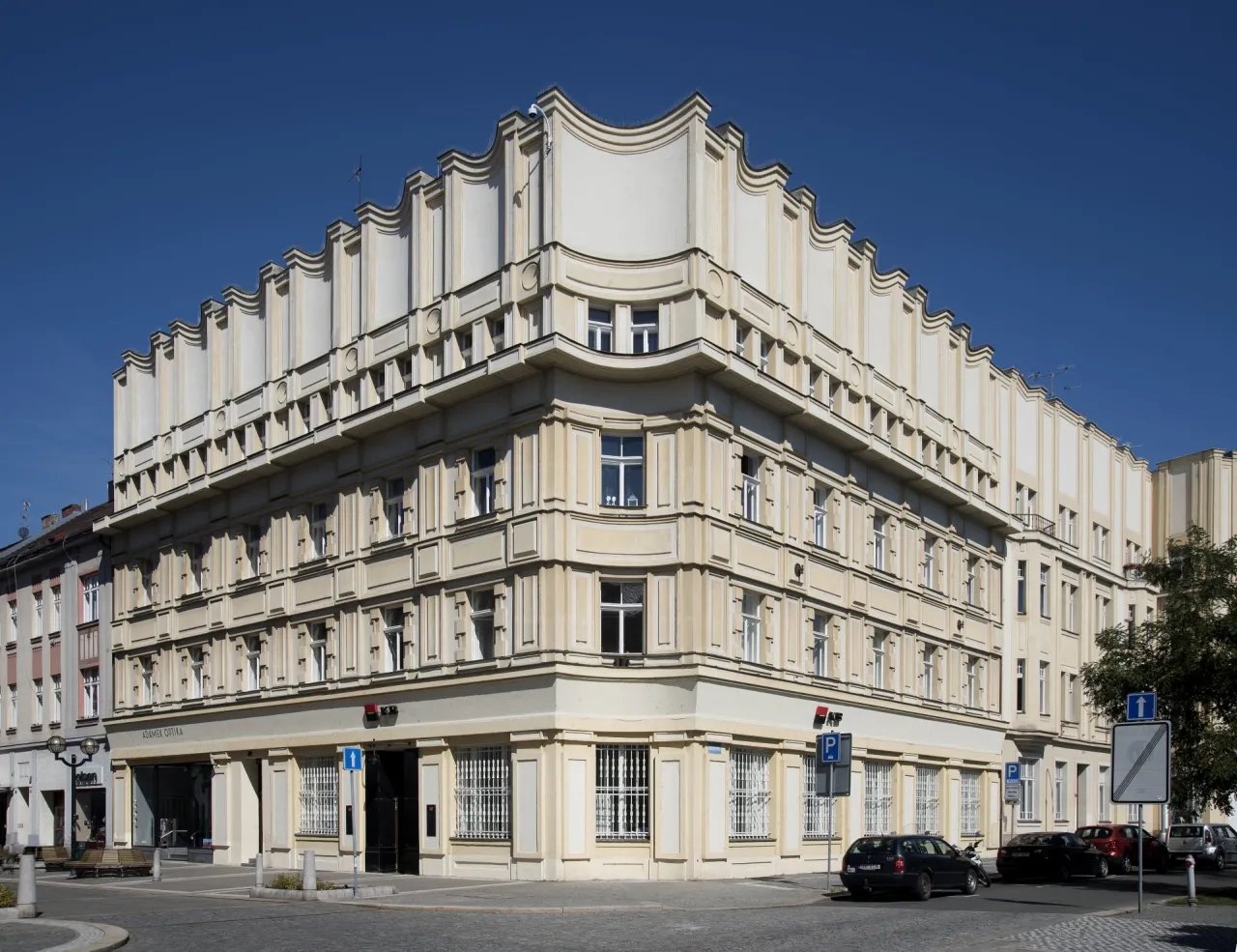 Hradec Kr&aacute;lov&eacute; architektura modernistyczna Goč&aacute;r