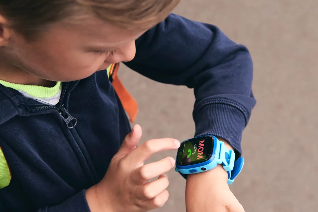 Smartwatch dla dziecka z funkcją dzwonienia i GPS