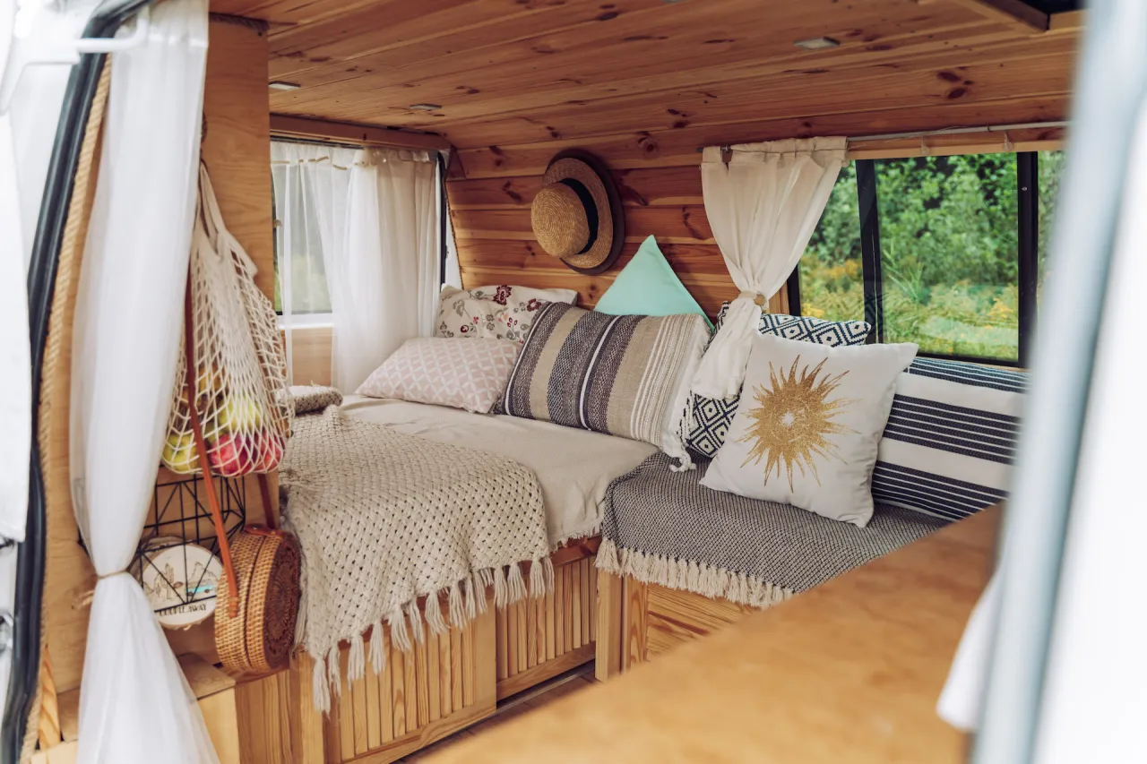 Wnętrze kampera DIY inspiracje