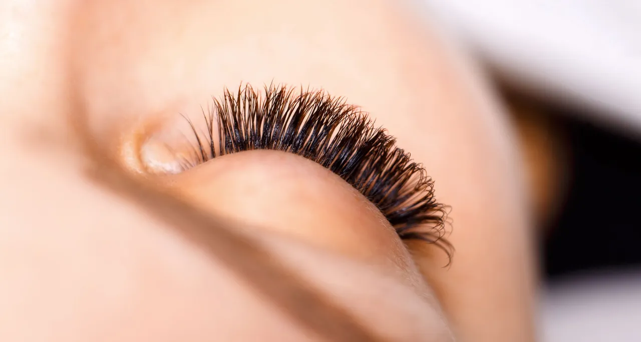 cykl wzrostu rzęsy infografika