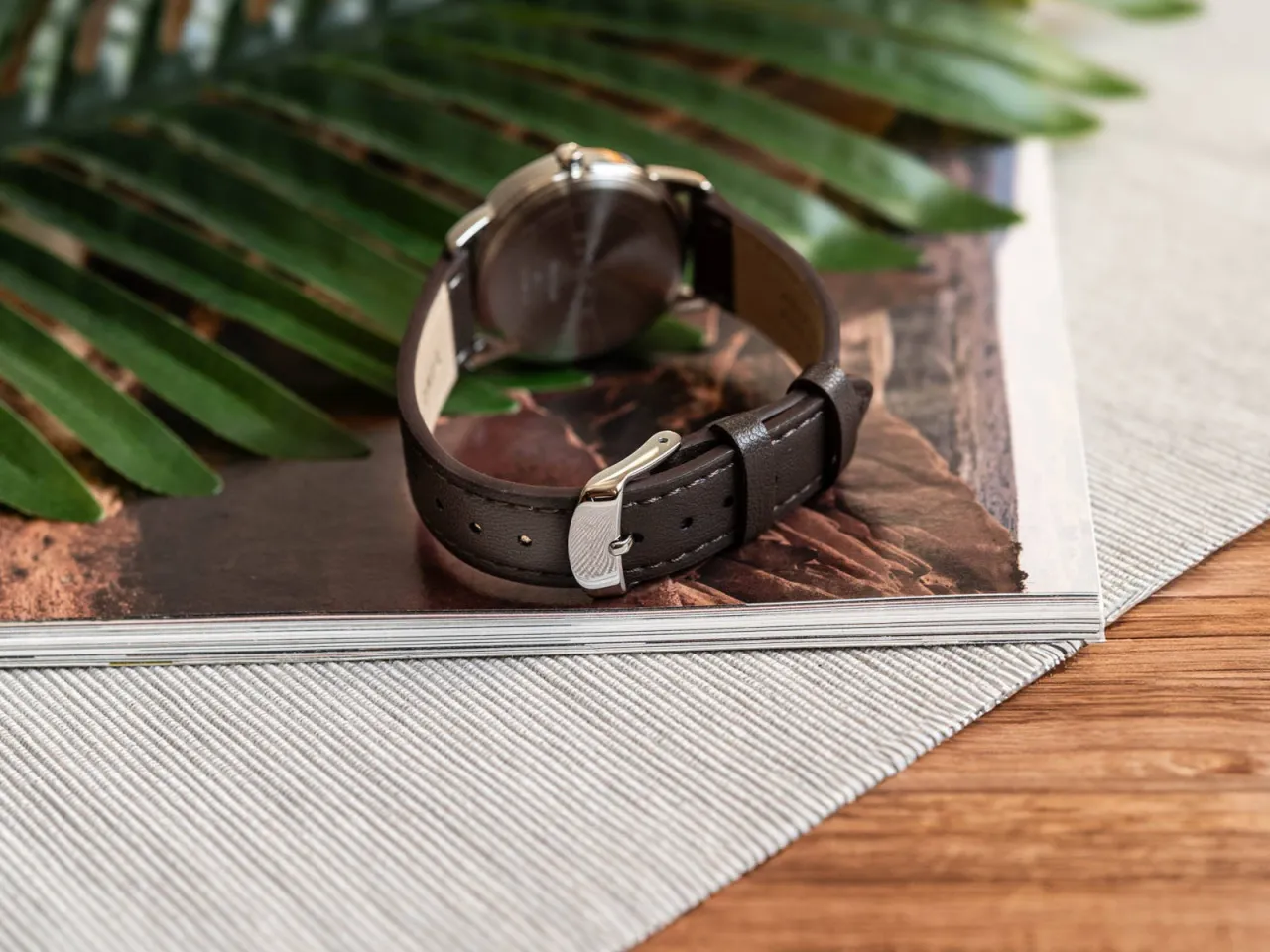 stylizacje z zegarkiem damskim brązowy pasek