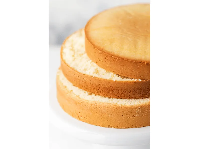 Idealnie upieczony biszkopt przekrojony