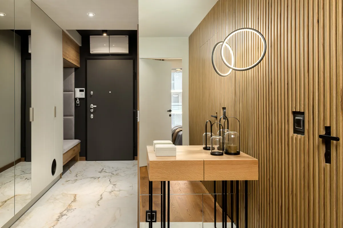 Mały przedpok&oacute;j jasne kolory