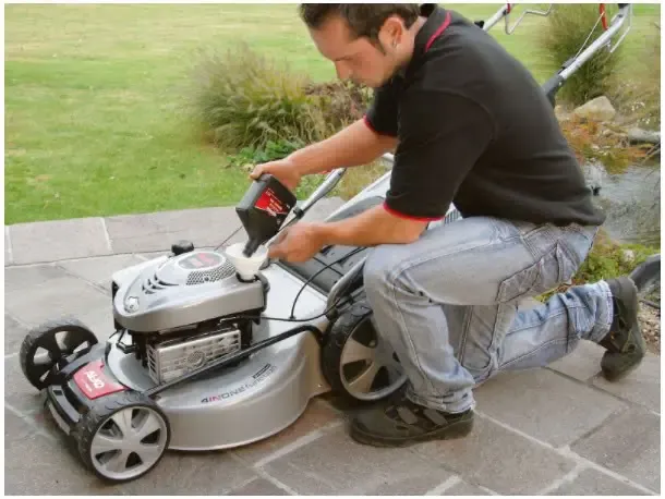 Wymiana oleju w kosiarce Stiga krok po kroku