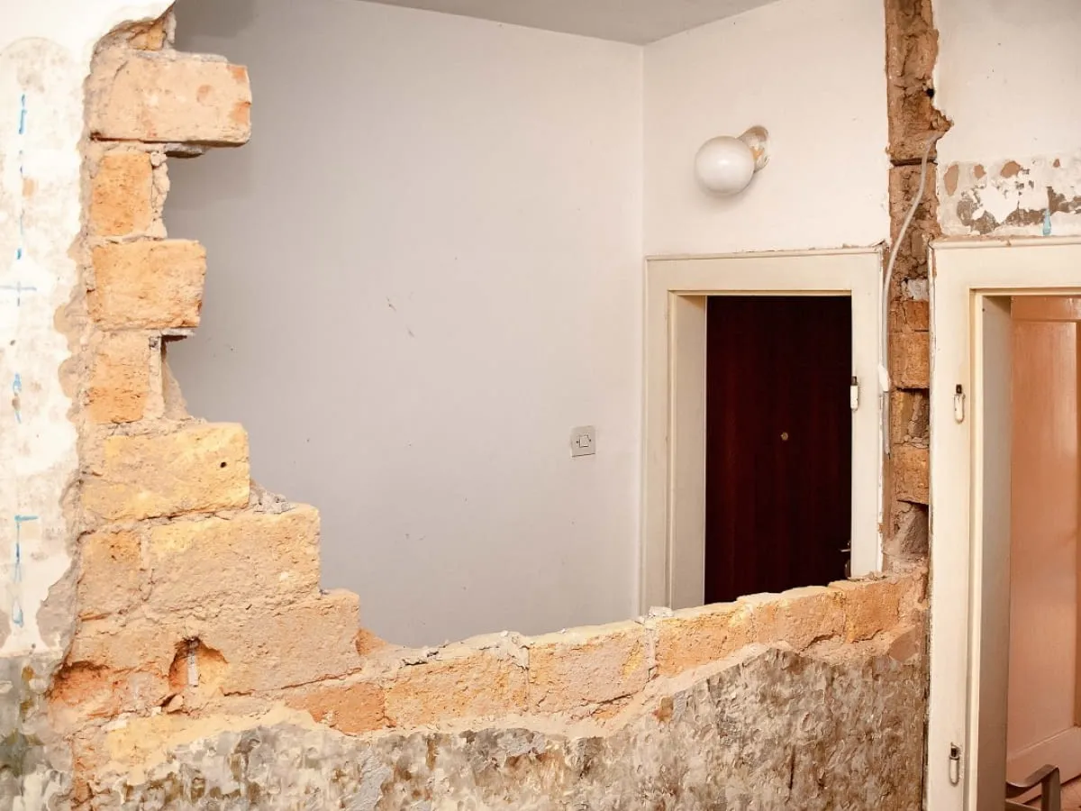 Dokumenty potrzebne do zgłoszenia wyburzenia ściany działowej