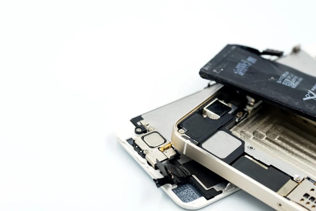 objawy zużytej baterii w telefonie