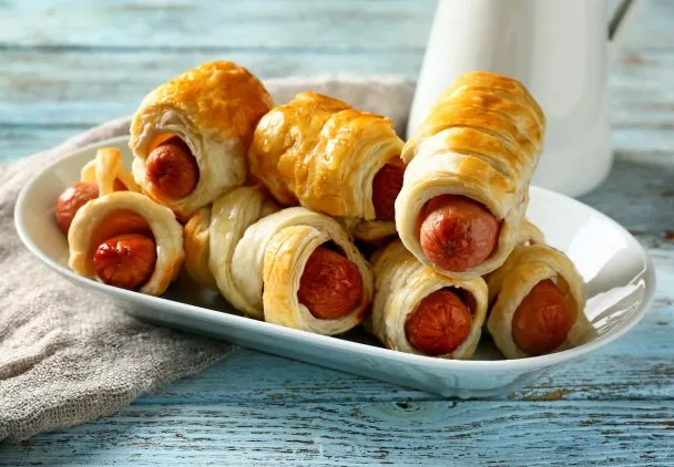 Parówki w cieście francuskim przekrój