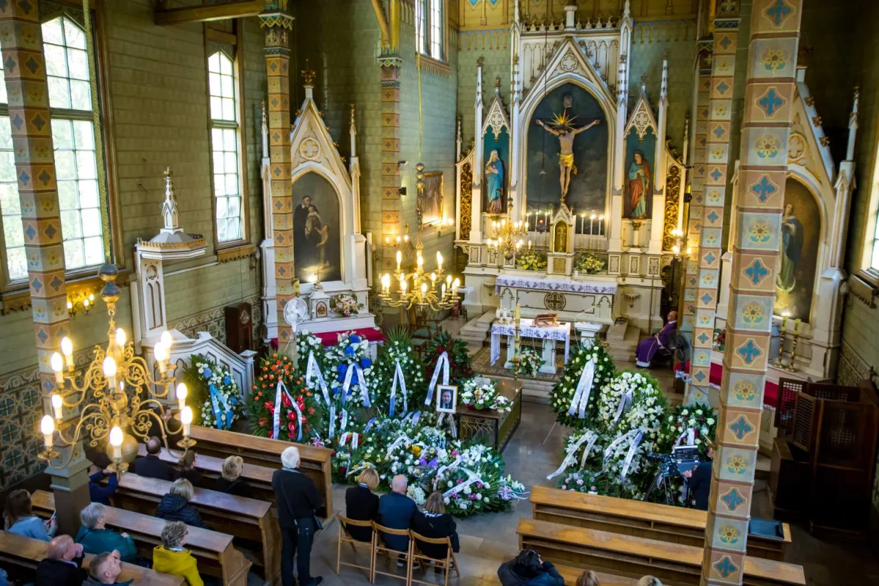 Przykładowe scenariusze pogrzebów