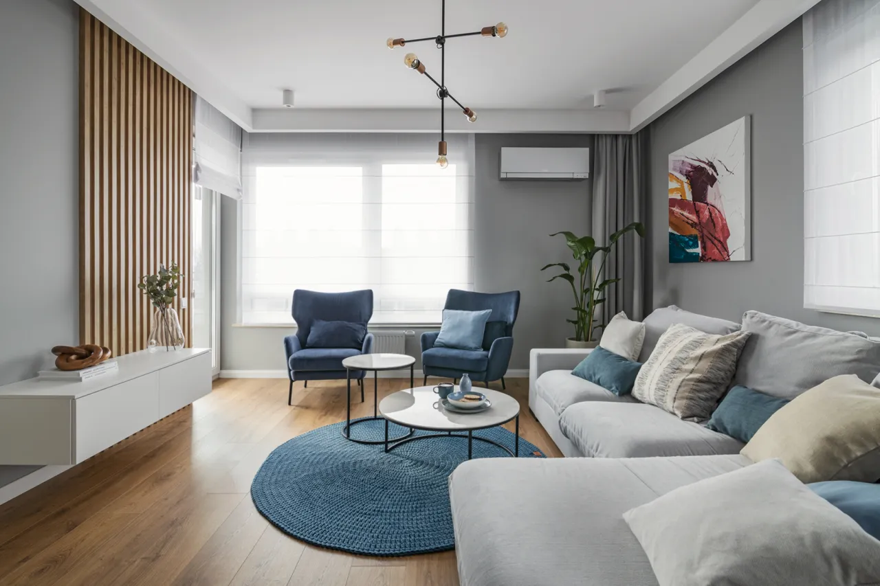 szary salon z drewnem i beżem