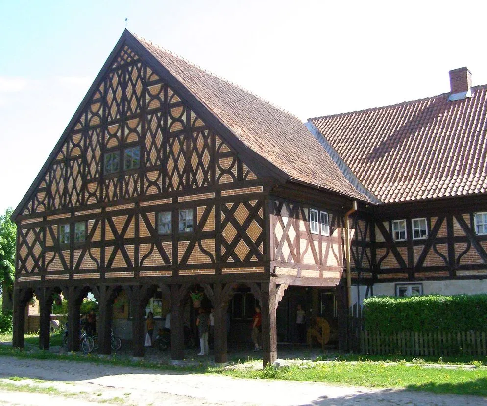 historyczne domy szkieletowe drewniane