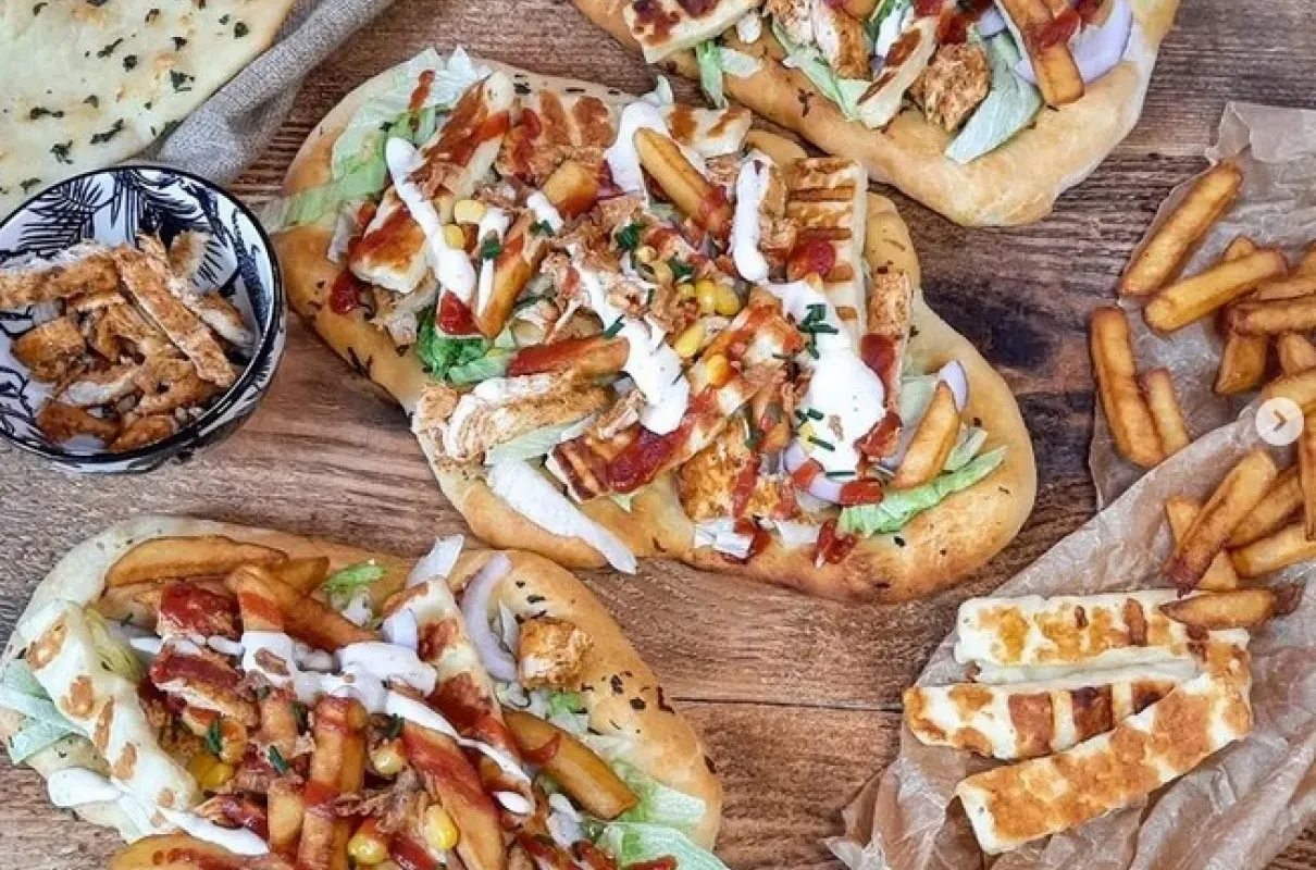 kebab z halloumi, grillowany halloumi w picie