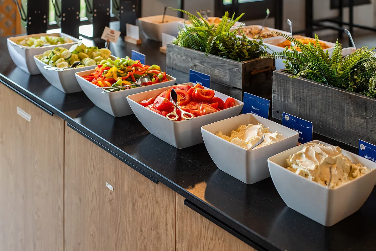 MEININGER Hotel Berlin Tiergarten G&auml;stek&uuml;che Game Zone Bar