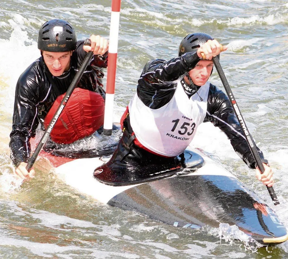 Młodzi kajakarze górscy na treningu