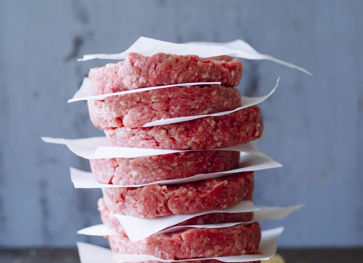 świeżo mielona wołowina na burgery