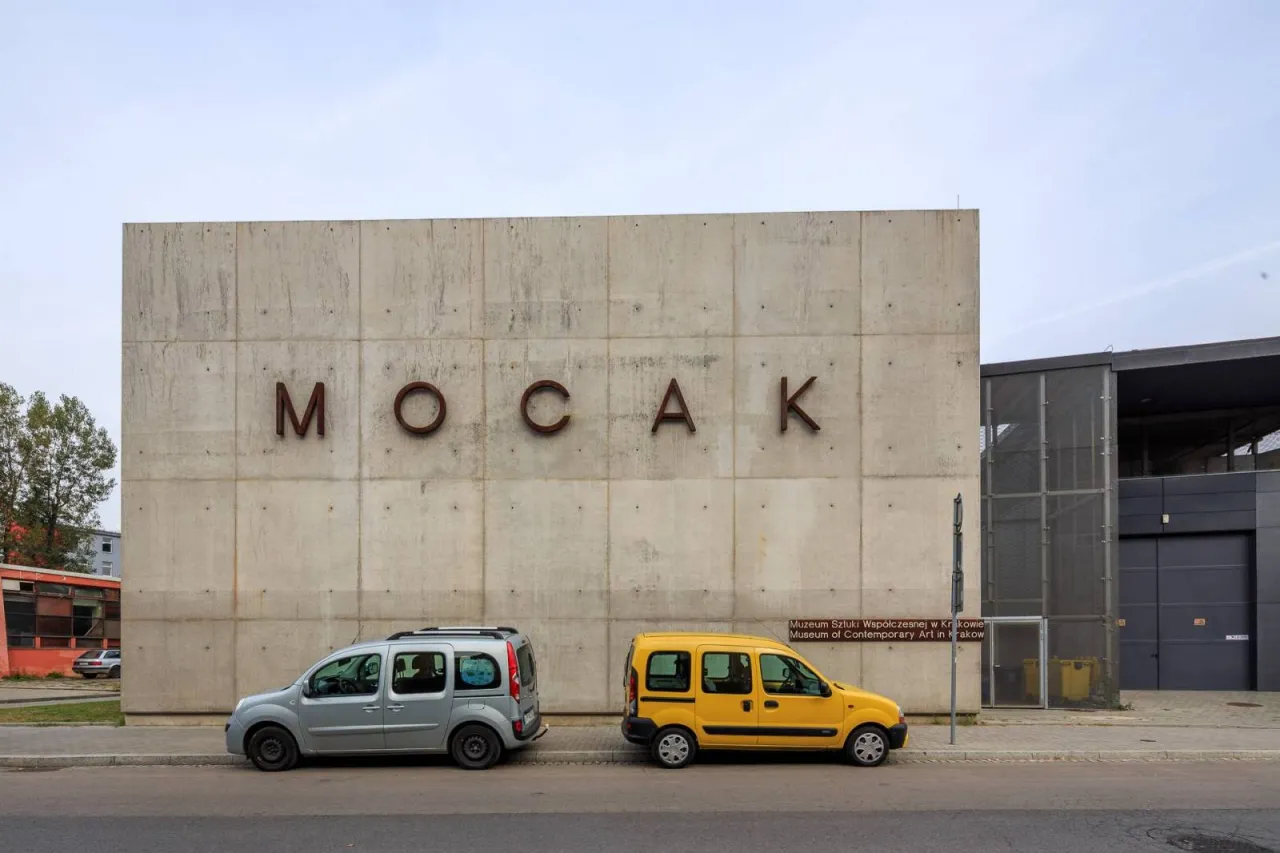 MOCAK Krak&oacute;w budynek z zewnątrz