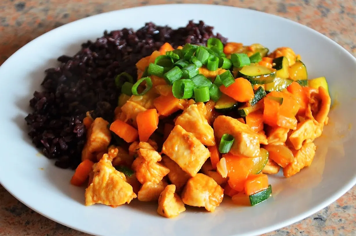 dania z czarnym ryżem inspiracje