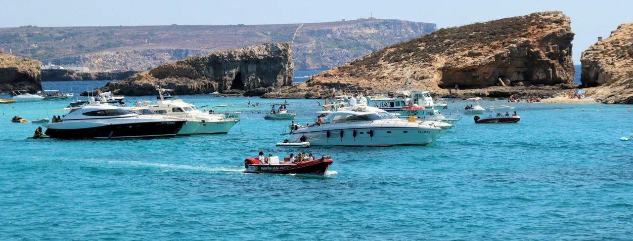 Zdjęcia trzech głównych wysp Malty: Malta, Gozo, Comino