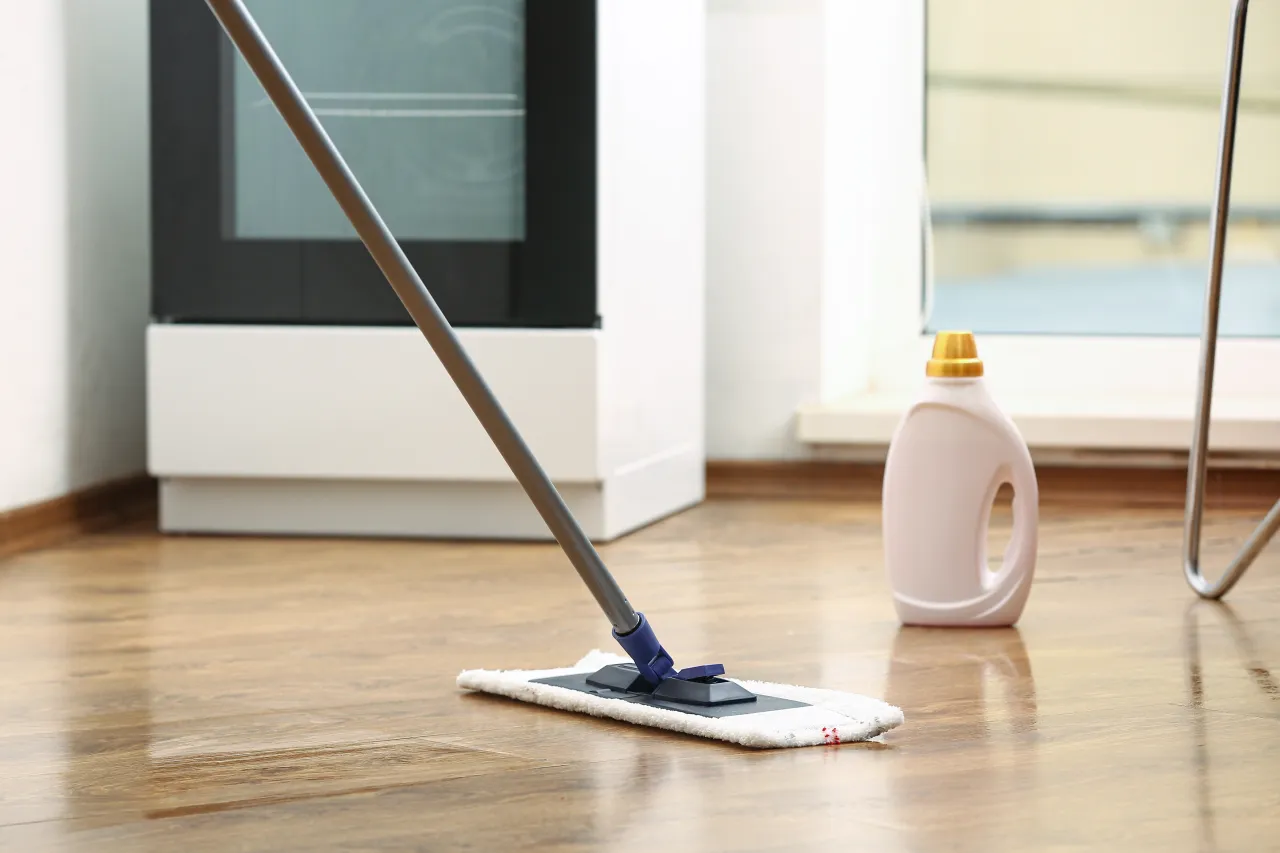 roztwór wody z octem do mycia paneli proporcje