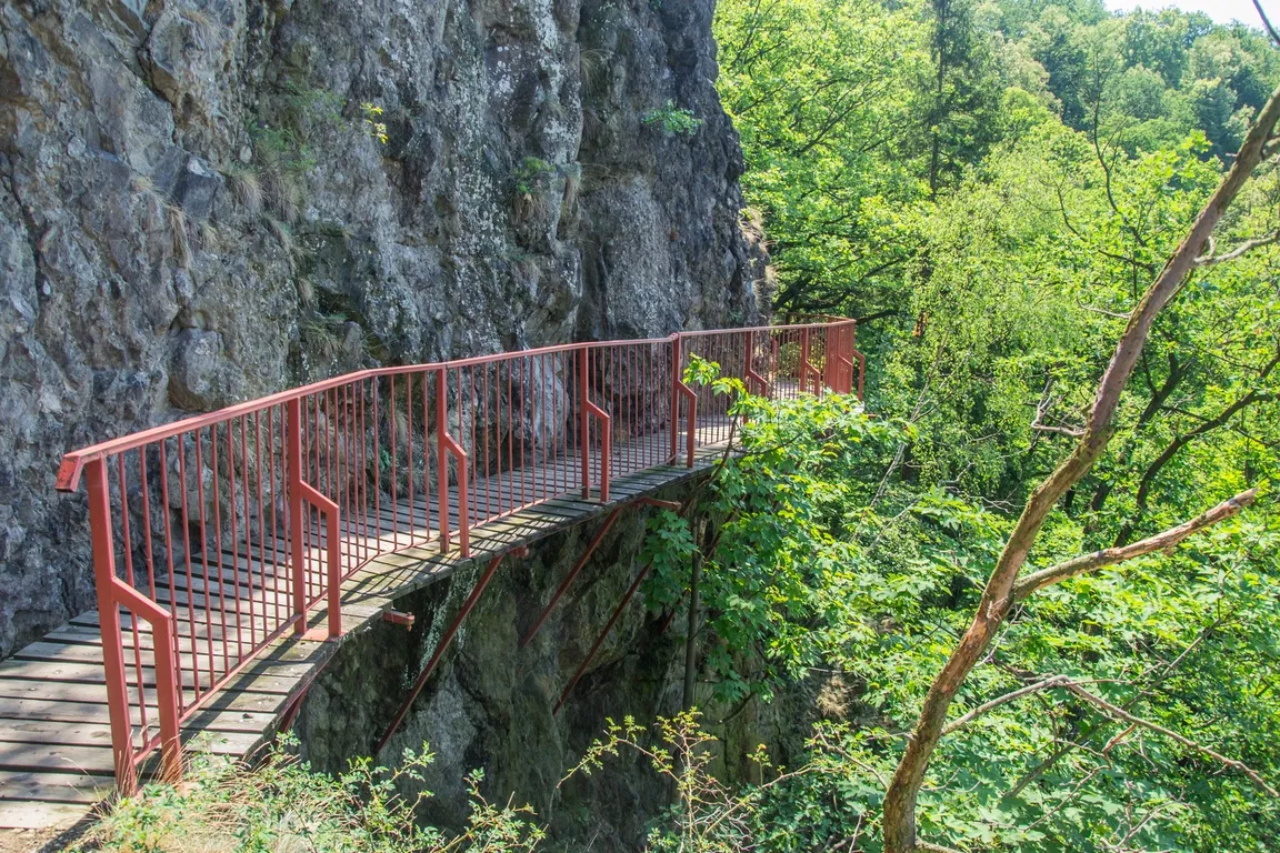 Książański Park Krajobrazowy szlak turystyczny jesienią