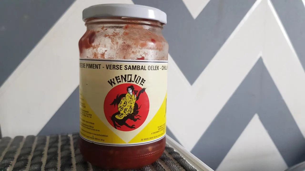 Sos sambal oelek tradycyjne papryczki chili Bird's Eye Thai Chili