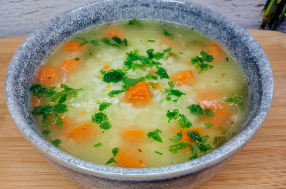 smaczna zupa z ryżem