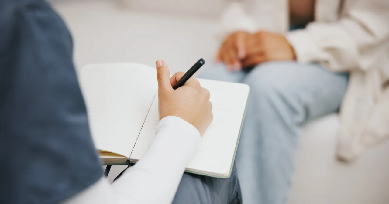 kobieta w kryzysie psychologicznym szuka pomocy