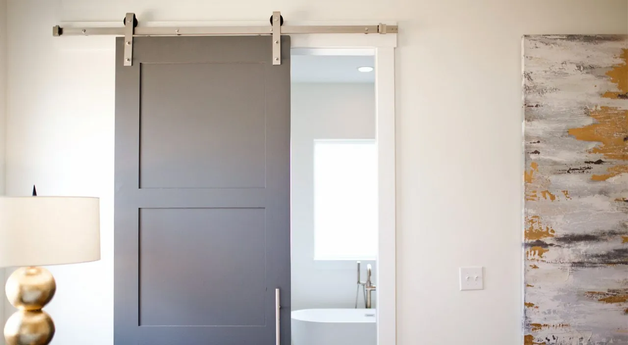 naprawa drzwi przesuwnych barn door