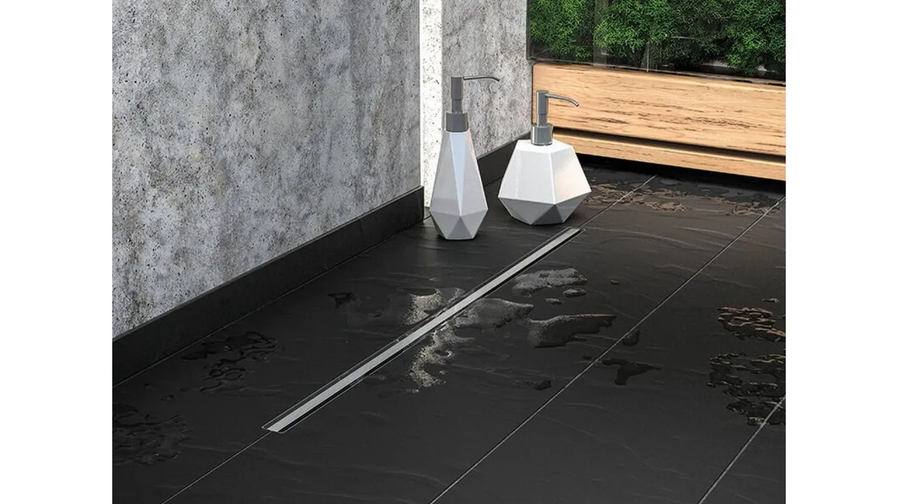 Nowoczesna łazienka z odpływem liniowym. Wylewka pod odpływ liniowy zapewnia estetykę i funkcjonalność.