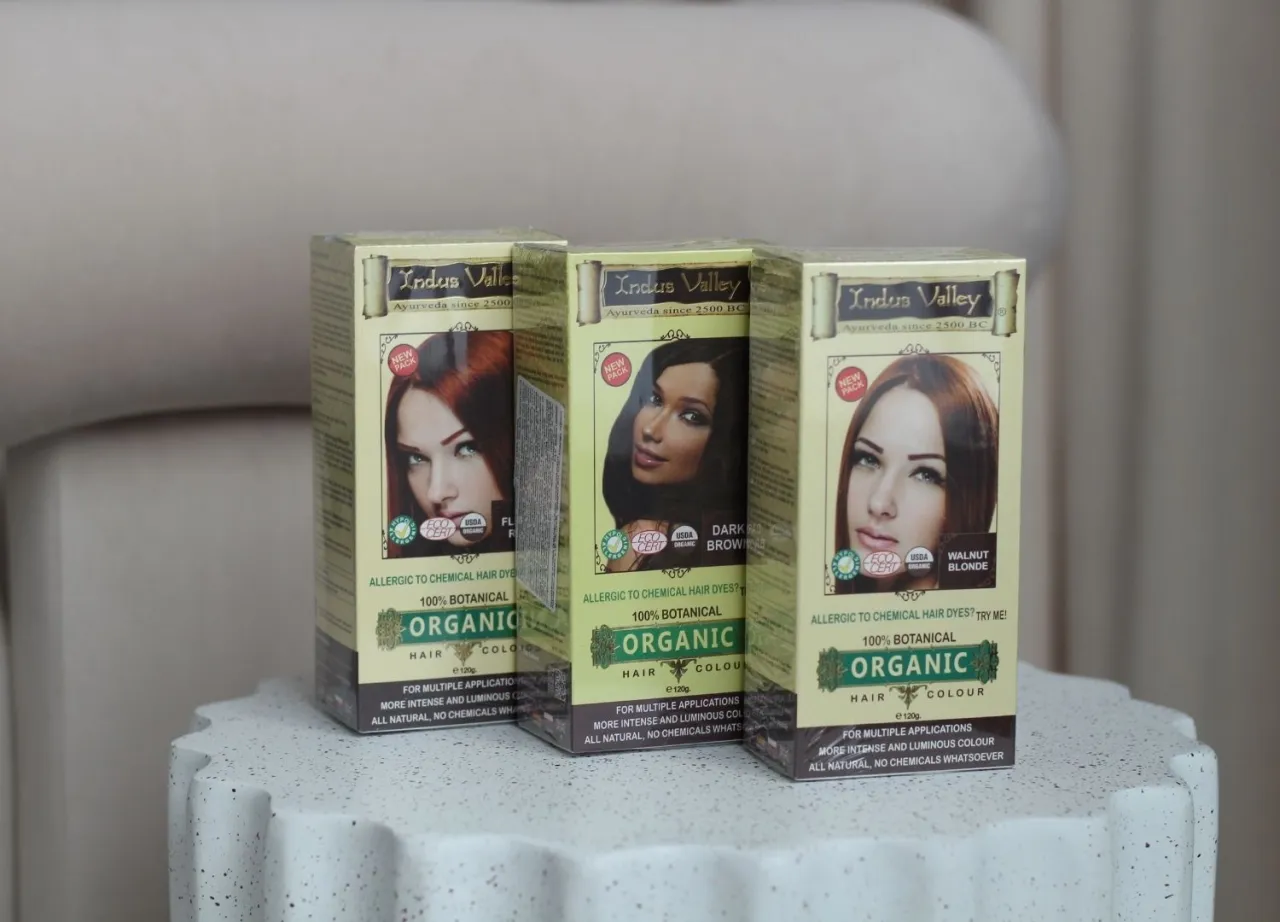 reakcja henny z farbą chemiczną na włosach