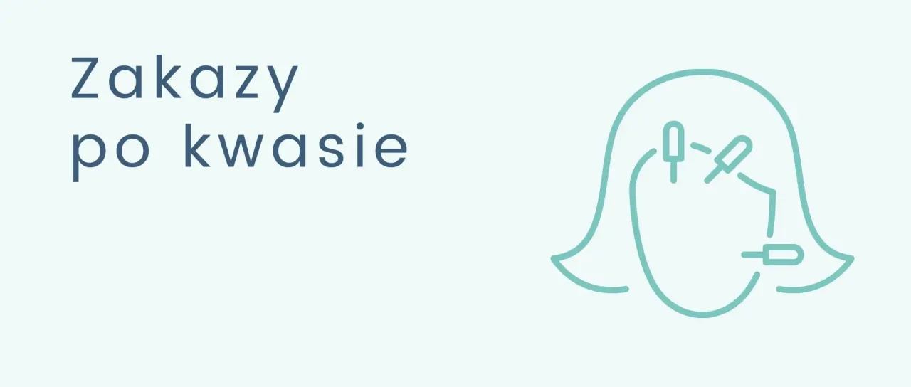 Kobieta po zabiegu kwasu hialuronowego, delikatnie dotykająca twarzy, z napisem 