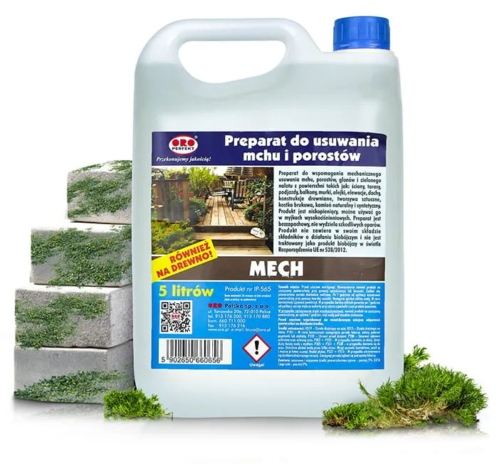 preparat do usuwania mchu z kostki brukowej w użyciu