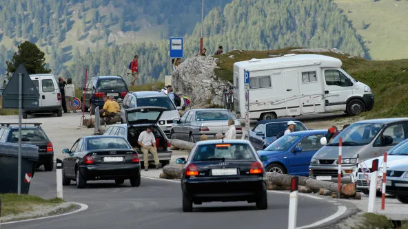 Verkehrsstau Bergstra&szlig;e Overtourism