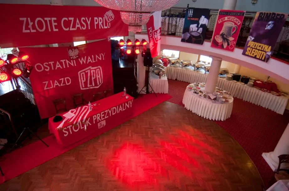 Zdjęcie Impreza w stylu PRL wystrój – stwórz niezapomnianą atmosferę retro