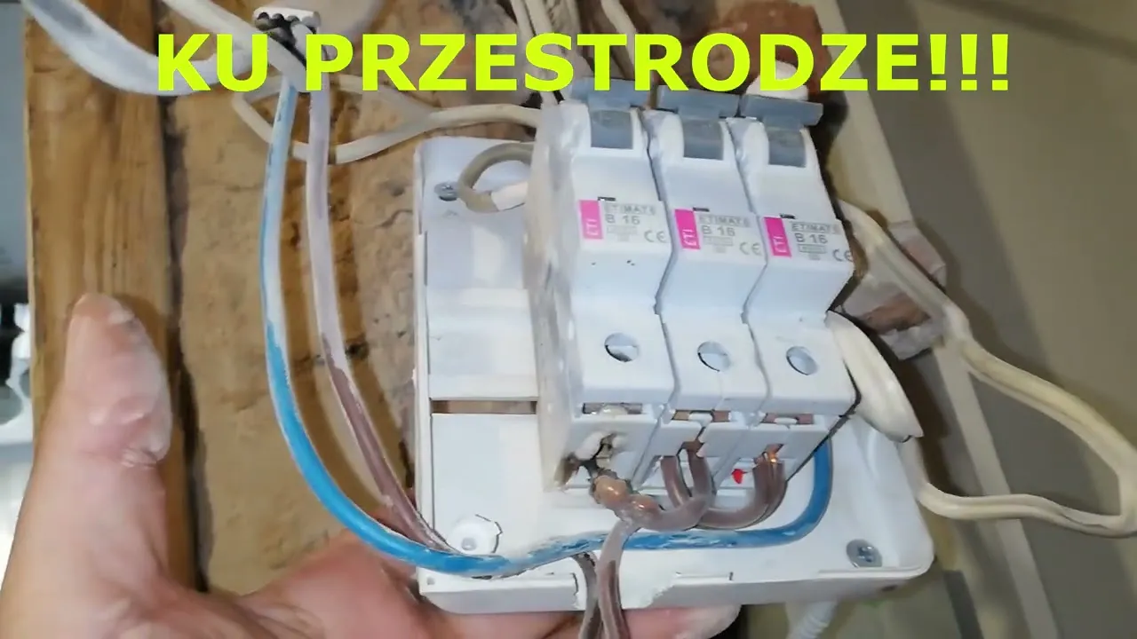 Zdjęcie Jak podłączyć rozdzielnię w mieszkaniu - uniknij kosztownych błędów