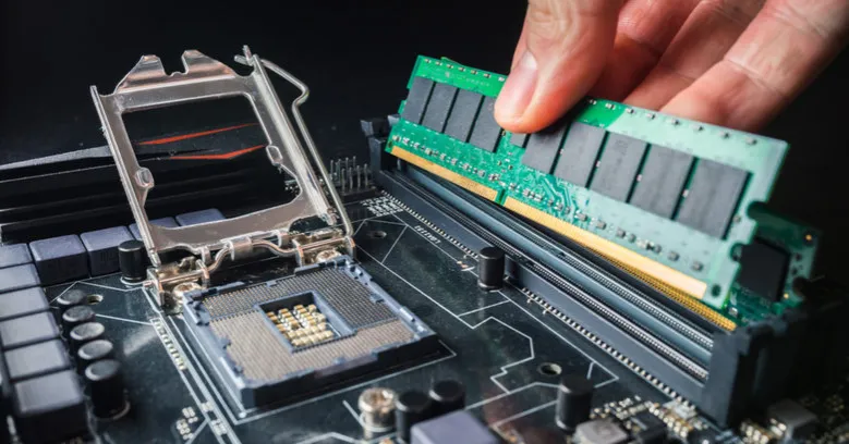 Zdjęcie Co daje RAM w laptopie? Zwiększ wydajność i uniknij problemów