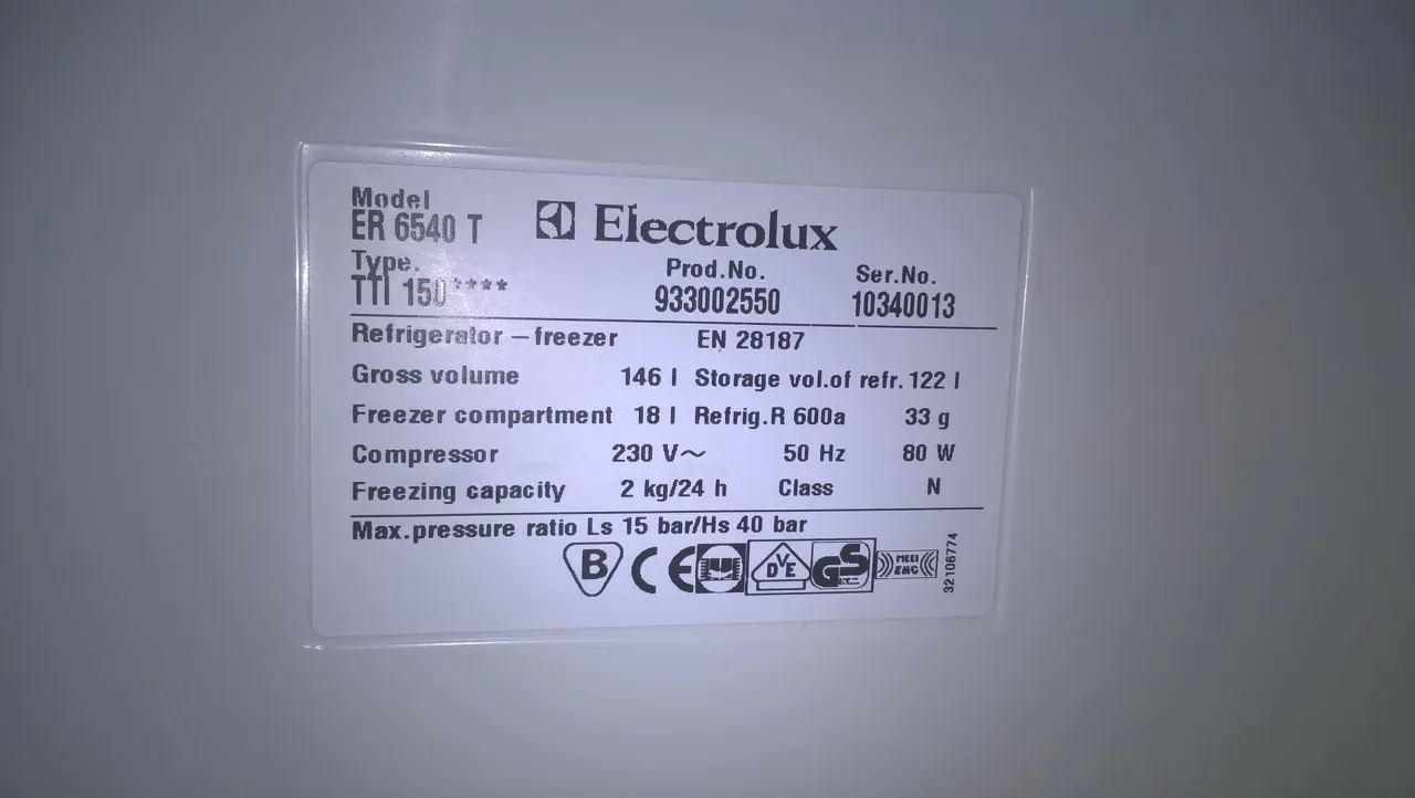 Tabliczka znamionowa zamrażarki z oznaczeniami klasy klimatycznej