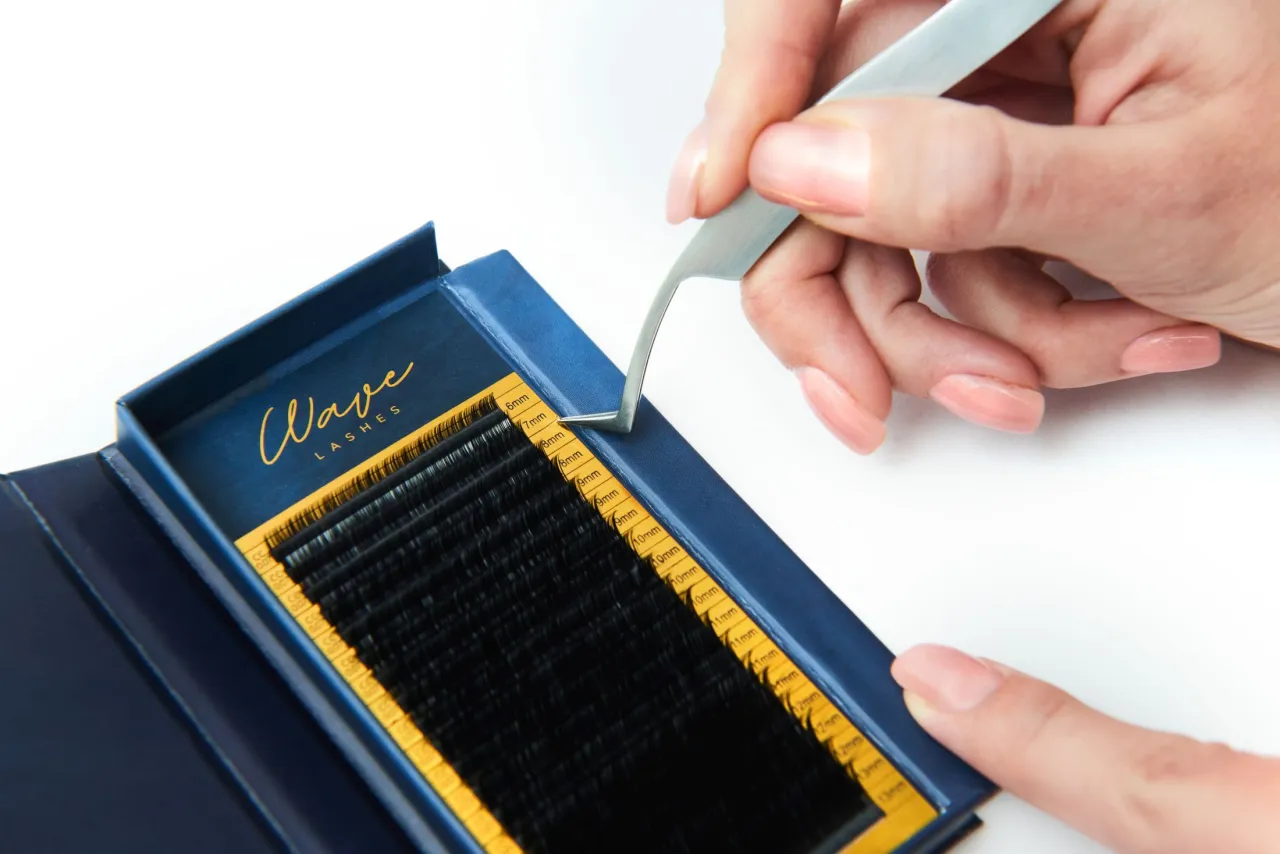 rodzaje skrętów rzęs L M L+ porównanie