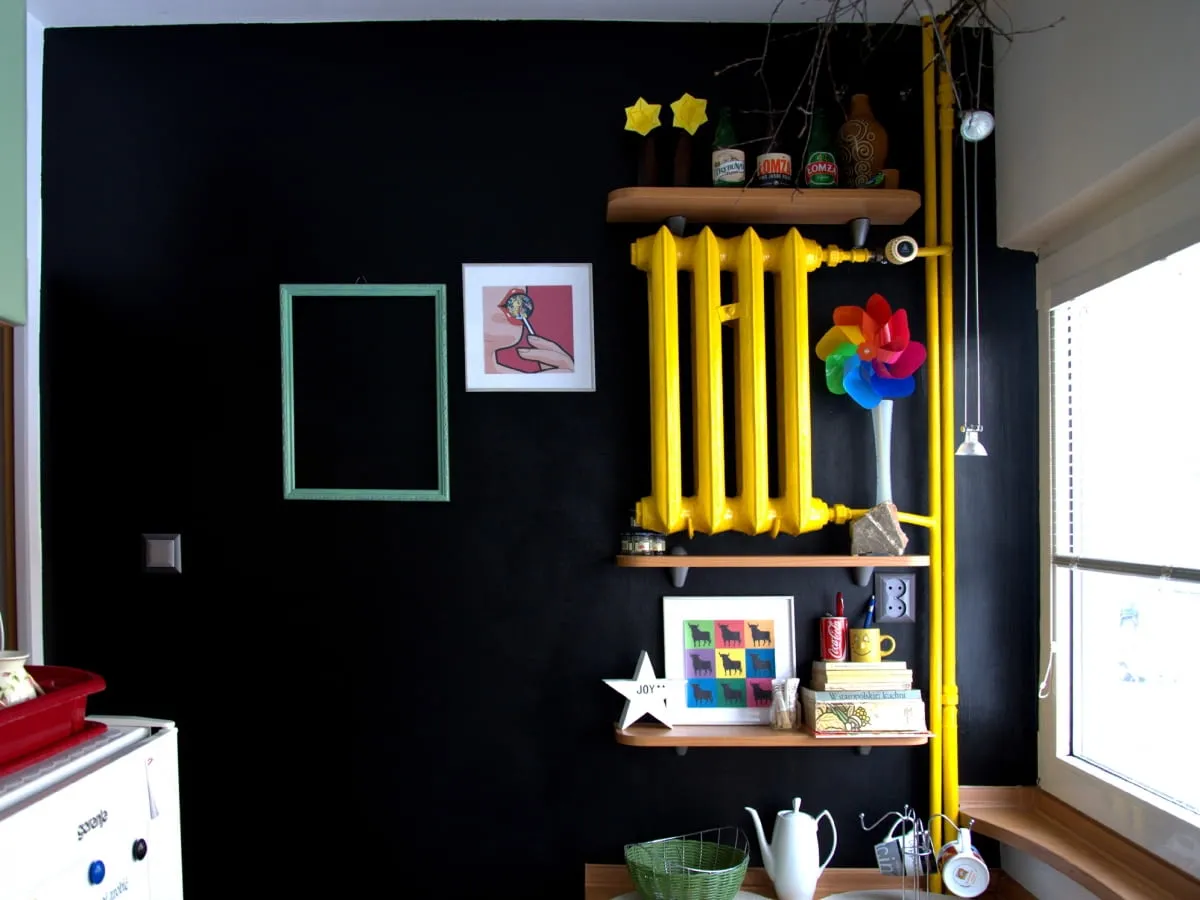 rury grzewcze pomalowane na kolor ściany