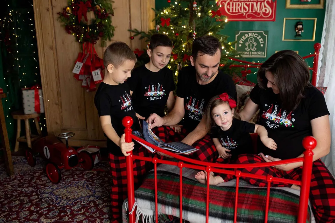 Modne wzory piżam świątecznych krata renifery