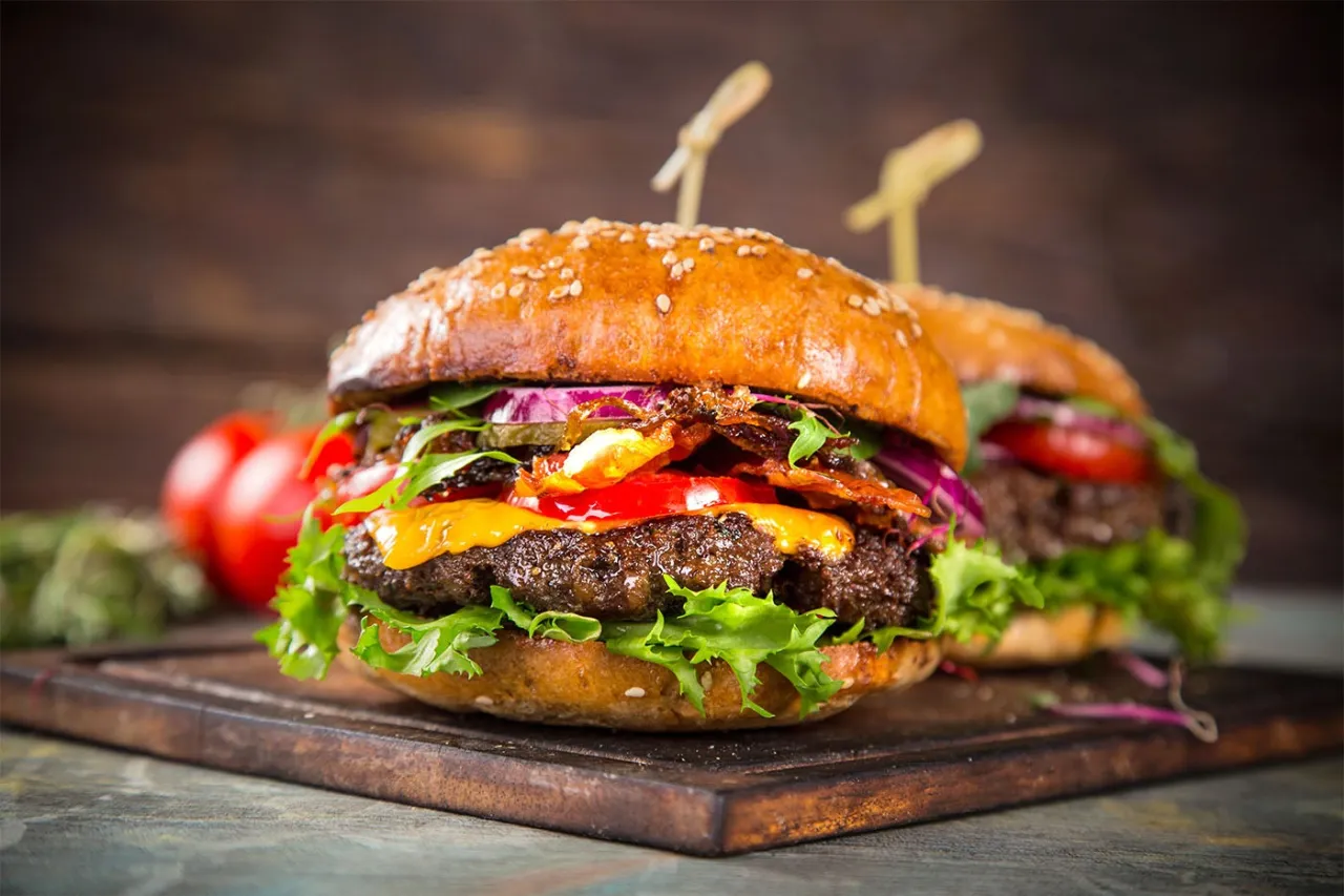 Jak usmażyć soczystego burgera bez wody