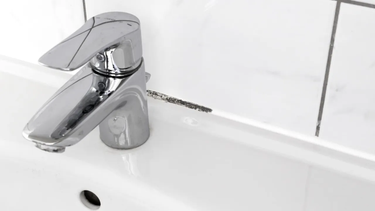 zapobieganie pleśni w łazience wentylacja