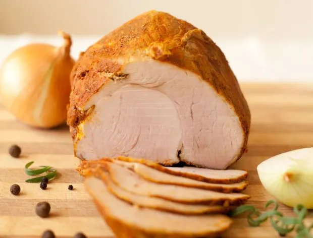 Zdjęcie Ile piecze się schab w rękawie? Sprawdź, jak uniknąć suchości mięsa!
