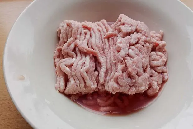 zepsute mięso po rozmrożeniu