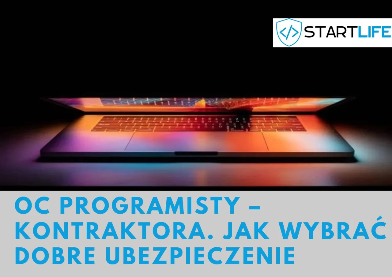 OC programisty - jak wybrać dobre ubezpieczenie. Laptop z kolorowym podświetleniem klawiatury.