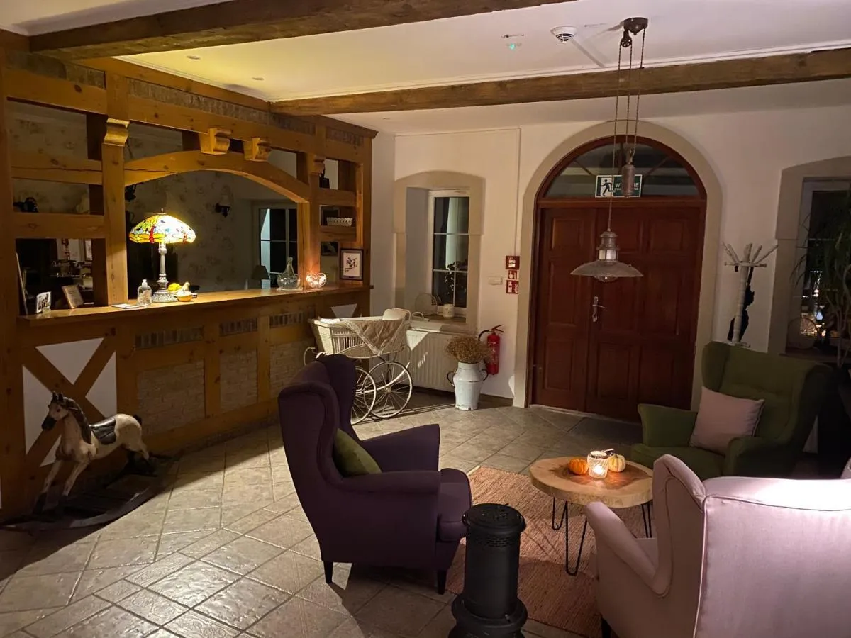 Dworek w Skibnie pokój noclegowy wystrój