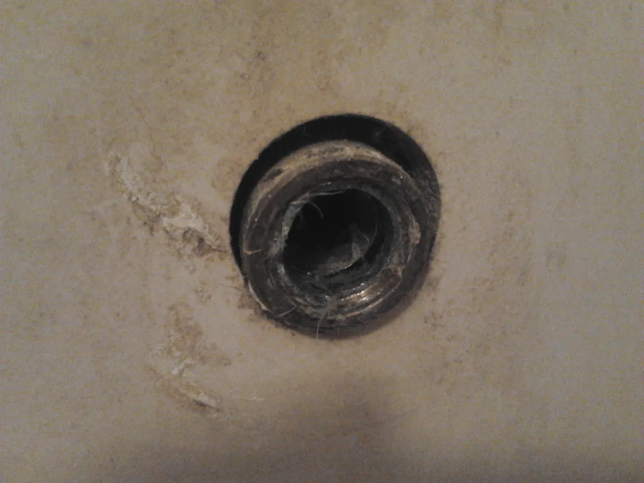 Zerwany gwint w rurze naprawa