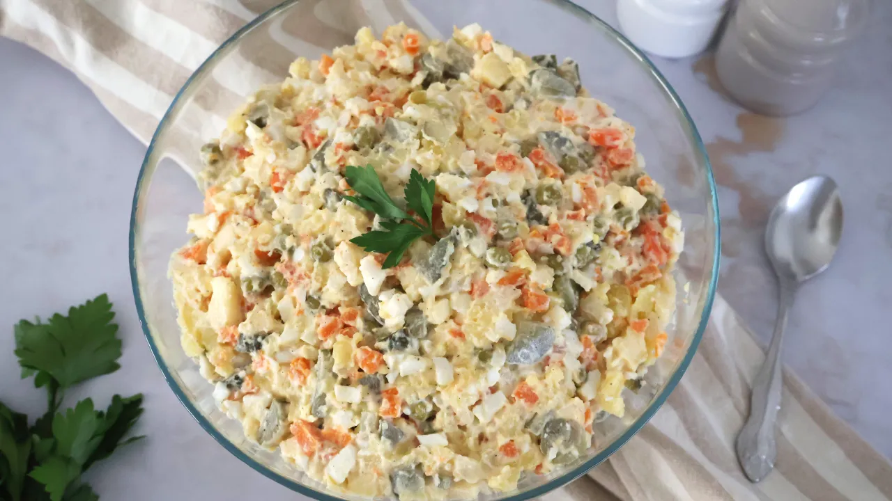 sałatka jarzynowa tradycyjna