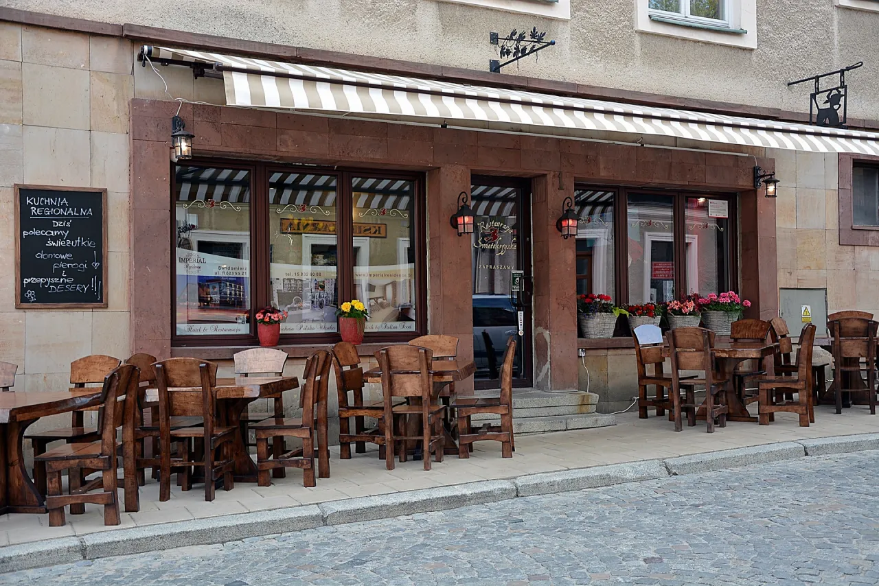 Sandomierz Rynek jedzenie restauracje