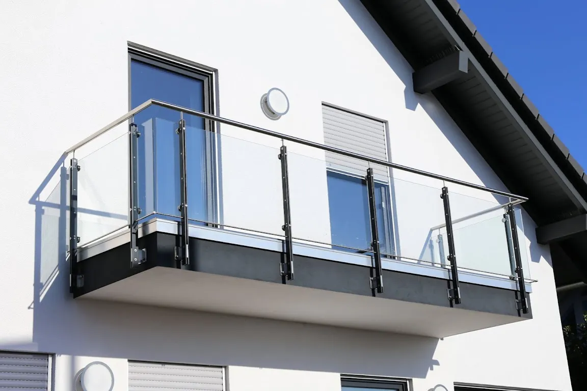 Zdjęcie Ile kosztuje metr balustrady? Sprawdź ceny i różnice materiałów