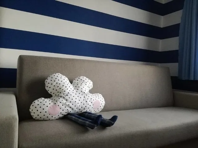 Zdjęcie Jak malować ściany z paskiem czy bez: porady, które zmienią Twoje wnętrze